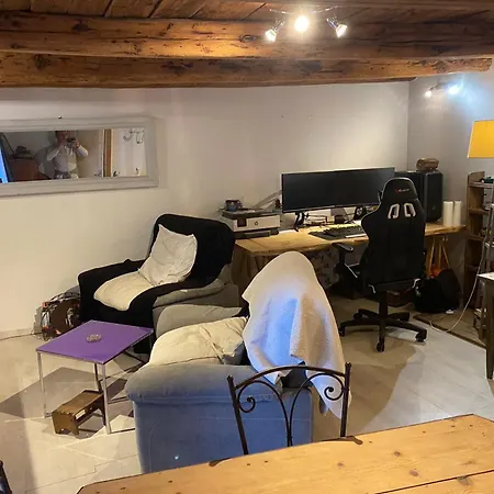 Дом отдыха Maison De Village De 1802, Fraichement Renovee A 04370 *