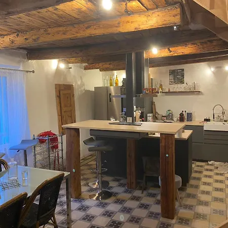 Maison De Village De 1802, Fraichement Renovee A 04370 Дом отдыха