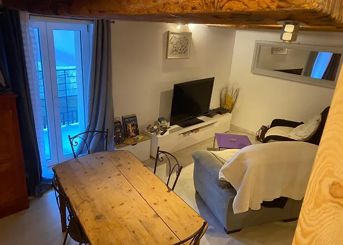 Maison De Village De 1802, Fraichement Renovee A 04370 *