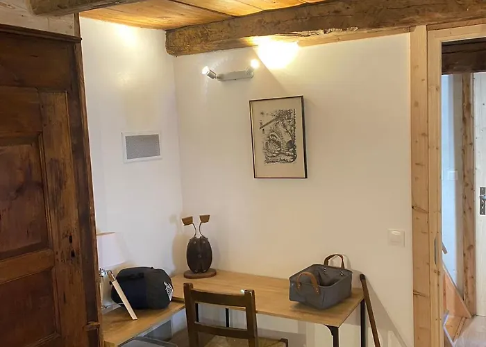 Maison De Village De 1802, Fraichement Renovee A 04370 *